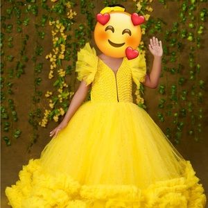 Pretty yellow ball dress
